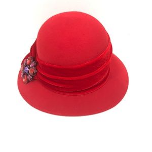 red gatsby hat